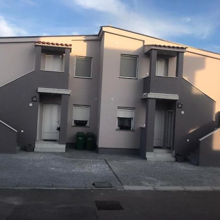 Apartman Petra 1 Vir Exterior foto