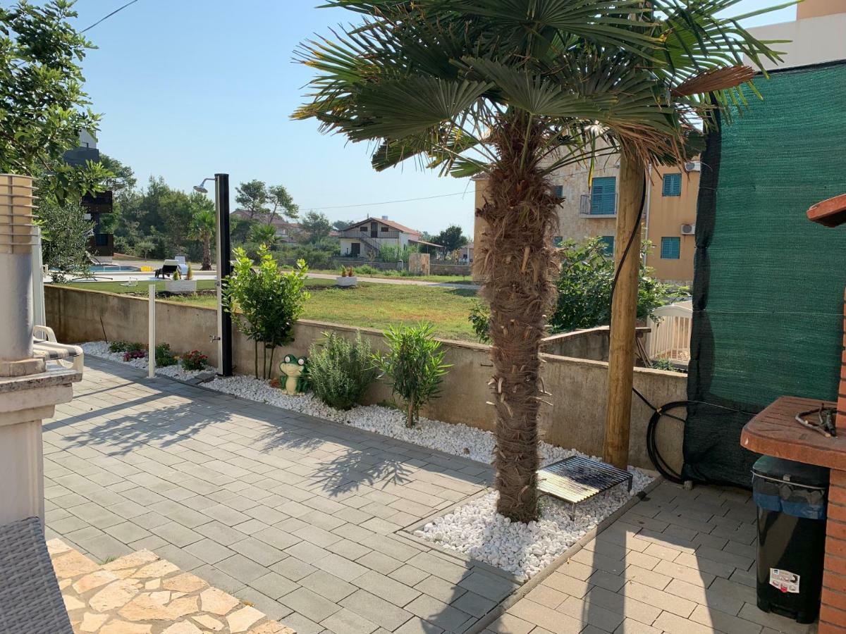 Apartman Petra 1 Vir Exterior foto