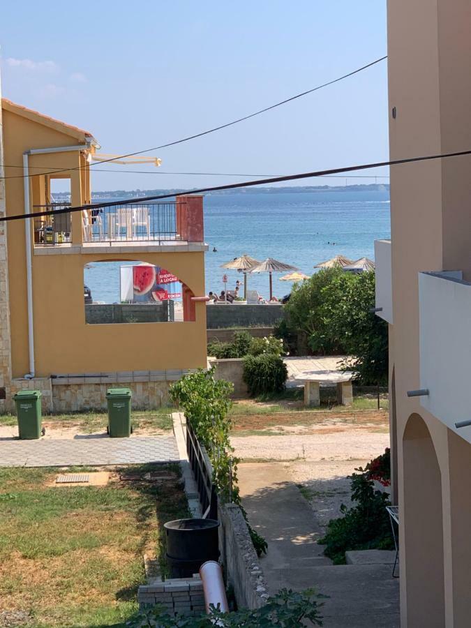 Apartman Petra 1 Vir Exterior foto