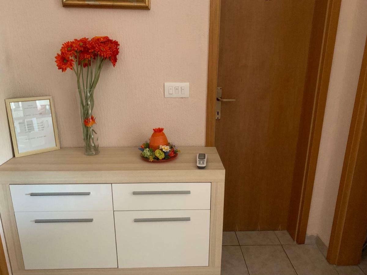 Apartman Petra 1 Vir Exterior foto